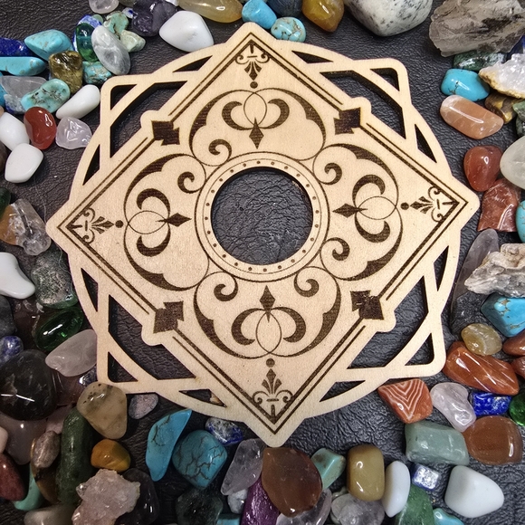 Geometric Crystal Sphere Stand - Picture 2 of 6